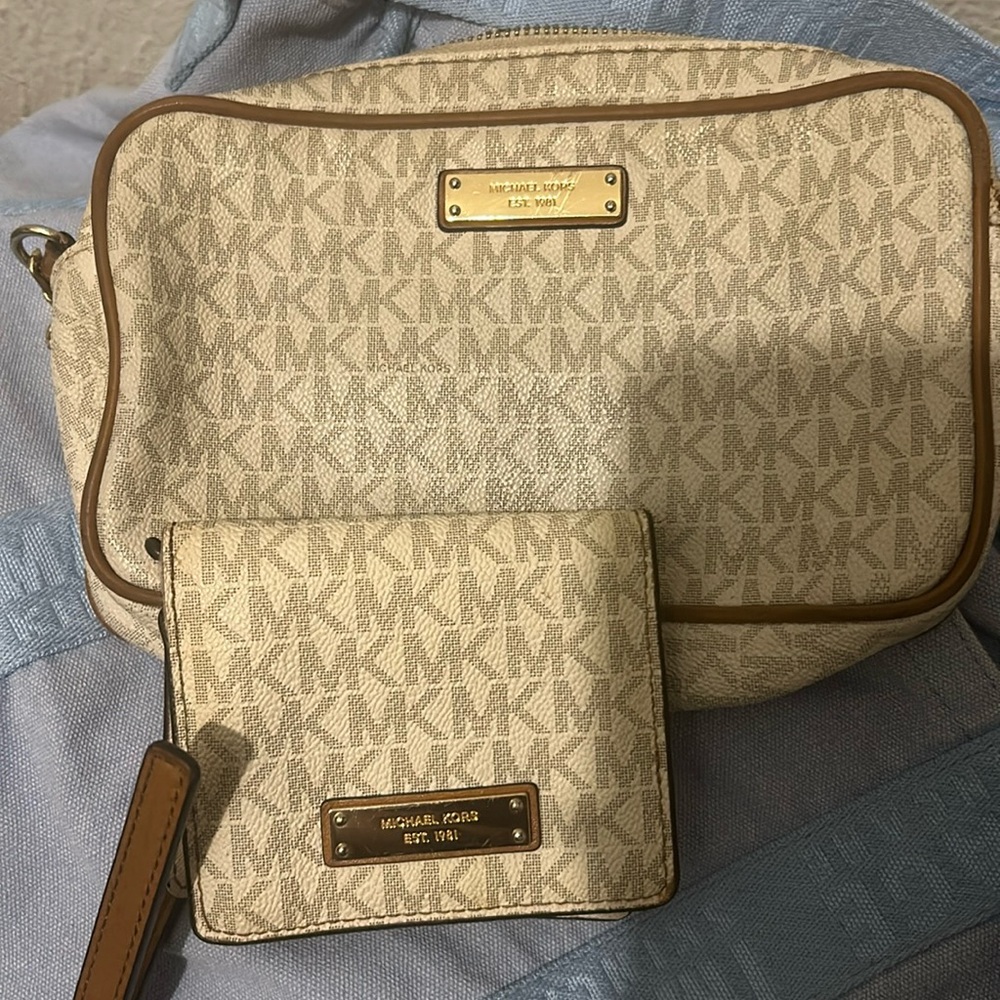 MK PURSE AND MATCHING WALLET